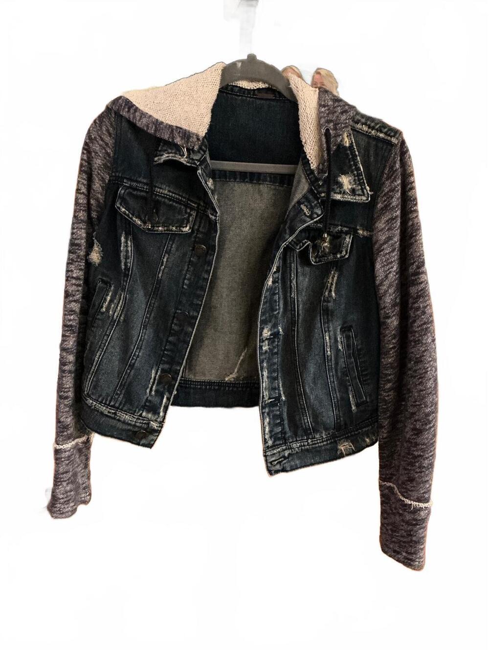 #FP027 Free People Knit Sleeve Jean Jacket Distressed Denim Blues, Size S